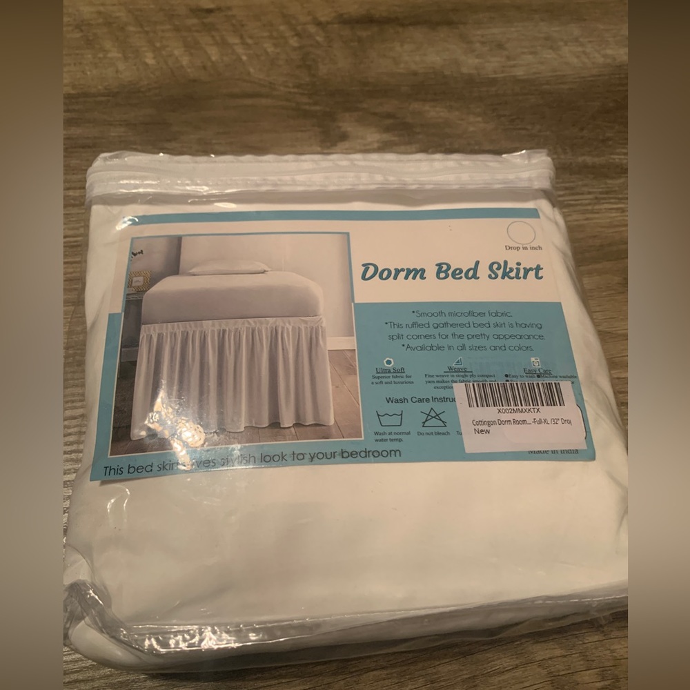 Dorm bed skirt